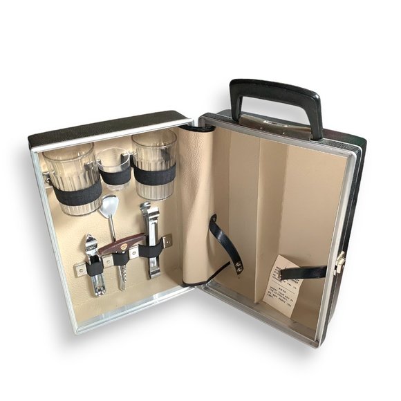 Flite Line Other - Vintage Flite Line MCM Style Traveling Bar Case, with Key Made in Canada